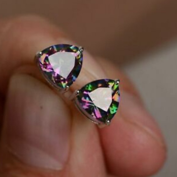 - New 925 sterling Silver Rainbow 🌈 Stud Earrings - Picture 5 of 5